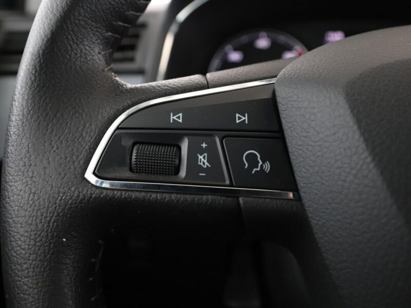 Seat Arona 1.6 TDI Style Climatronic Tempomat Elektryka Multimedia ParkAssist