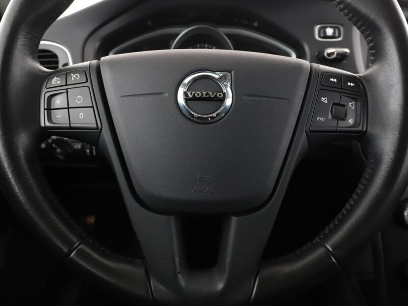 Volvo V40 Cross Country CrossCountry PDC tempomat Bluetooth