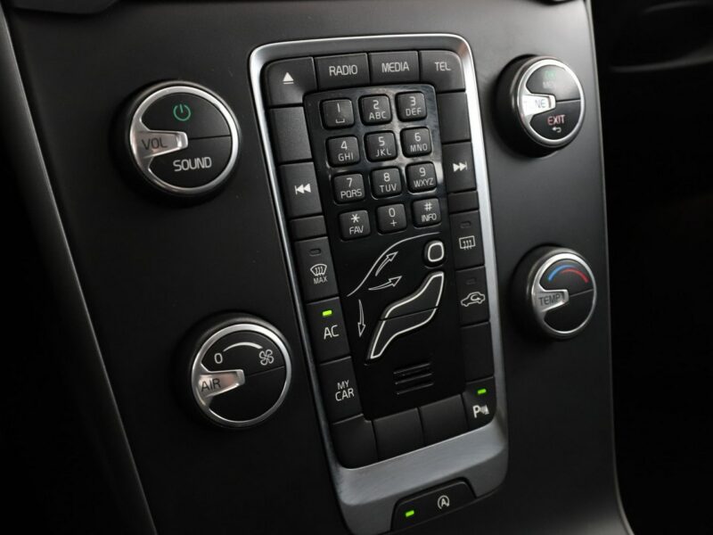 Volvo V40 Cross Country CrossCountry PDC tempomat Bluetooth