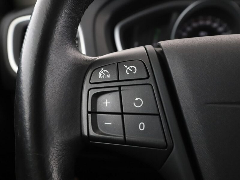 Volvo V40 Cross Country CrossCountry PDC tempomat Bluetooth