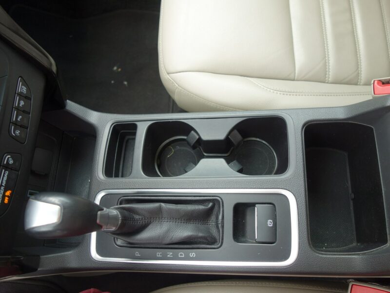 Ford Escape Ford Escape II (2008-)