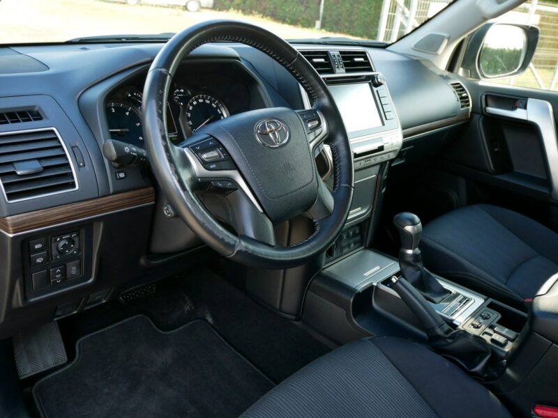 Toyota Land Cruiser 2.8 D-4D 177KM -4x4 -Automat -Kraj -1 Właściciel -Serwis ASO +Opony VII (2017-)