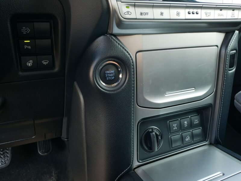 Toyota Land Cruiser 2.8 D-4D 177KM -4x4 -Automat -Kraj -1 Właściciel -Serwis ASO +Opony VII (2017-)