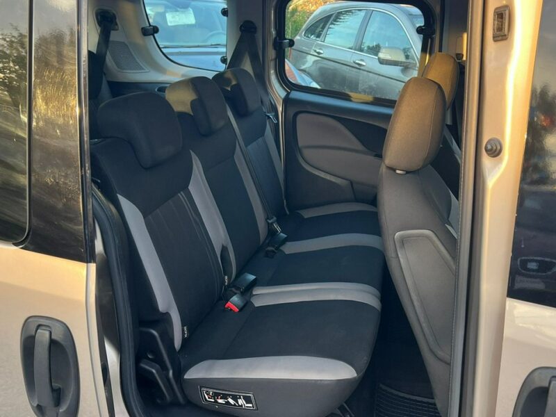 Fiat Doblo 7- os * 1.4 Benz + Fabryczne LPG * Salon PL - I Wł / Gwarancja w cenie II (2009-)