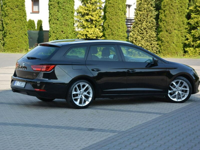 Seat Leon FR_Full Led Skóry Navi Panorama Radar ACC Seat Sound 2xParktr Alu 18 II (2005-2012)