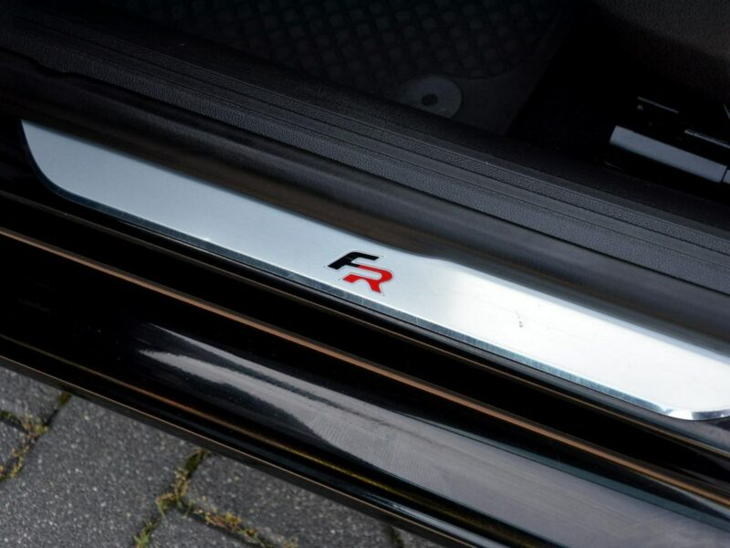 Seat Leon FR_Full Led Skóry Navi Panorama Radar ACC Seat Sound 2xParktr Alu 18 II (2005-2012)