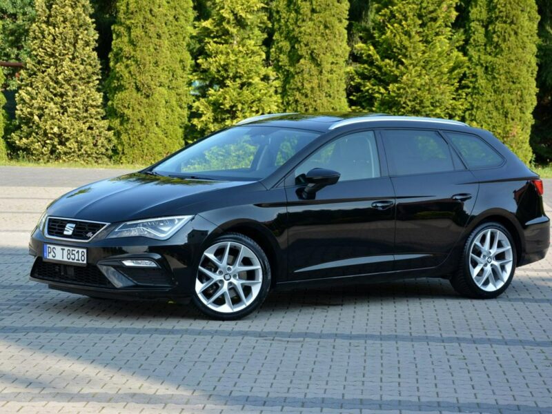 Seat Leon FR_Full Led Skóry Navi Panorama Radar ACC Seat Sound 2xParktr Alu 18 II (2005-2012)
