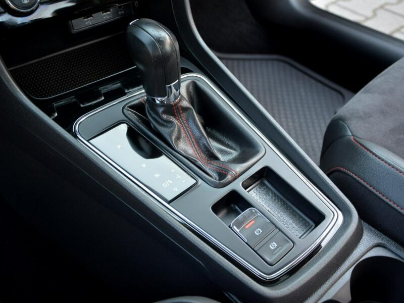 Seat Leon FR_Full Led Skóry Navi Panorama Radar ACC Seat Sound 2xParktr Alu 18 II (2005-2012)