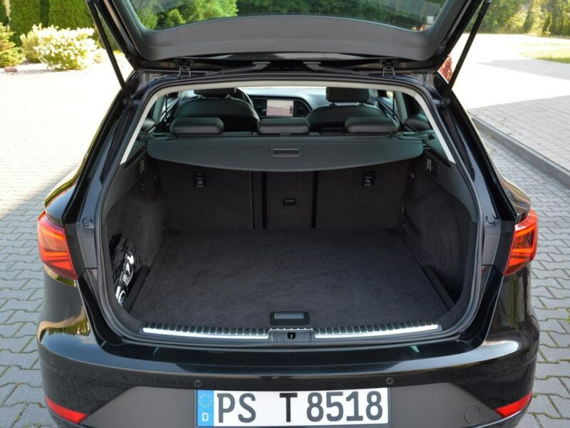 Seat Leon FR_Full Led Skóry Navi Panorama Radar ACC Seat Sound 2xParktr Alu 18 II (2005-2012)