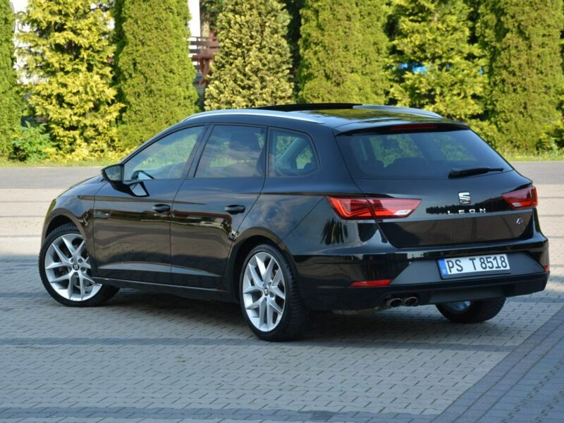 Seat Leon FR_Full Led Skóry Navi Panorama Radar ACC Seat Sound 2xParktr Alu 18 II (2005-2012)