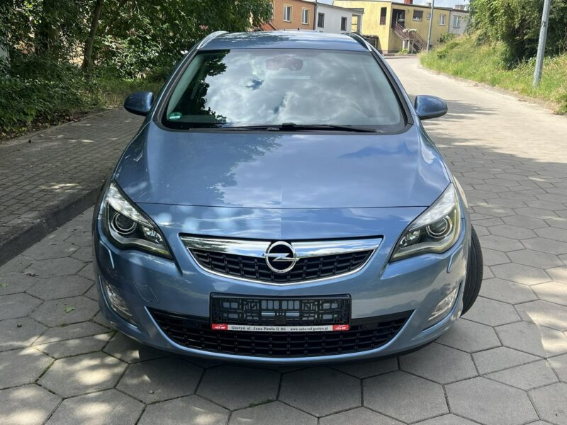 Opel Astra Opel Astra Opłacony Benzyna Bezwypadkowy TOP J (2009-2019)