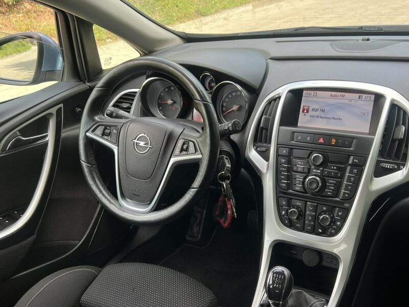 Opel Astra Opel Astra Opłacony Benzyna Bezwypadkowy TOP J (2009-2019)