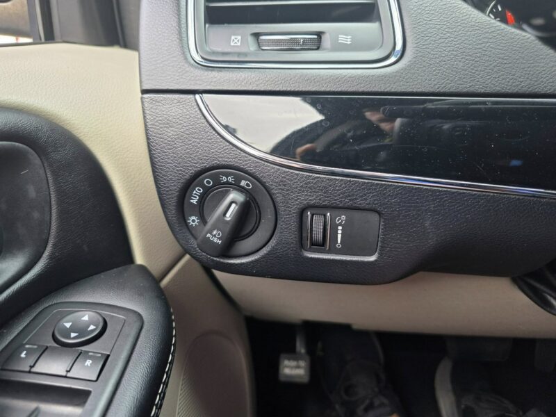 Dodge Grand Caravan 3.6 Benzyna 286 KM, Klimatyzacja, Alufelgi, El. Drzwi i Klapa, Kamera V (2007-)