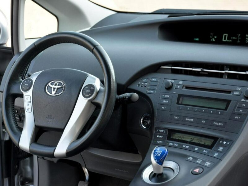 Toyota Prius 108 Przebieg Xenon Keyless go Head Up Oryginał IV (2009-)