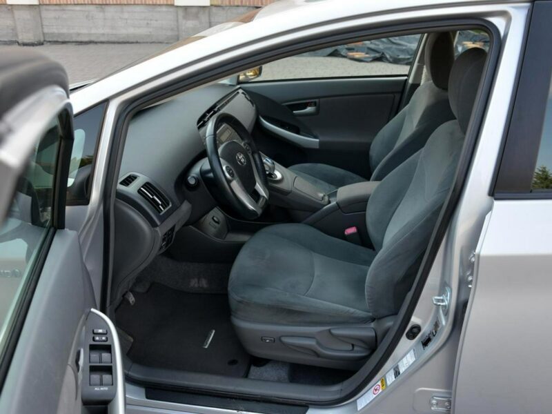 Toyota Prius 108 Przebieg Xenon Keyless go Head Up Oryginał IV (2009-)