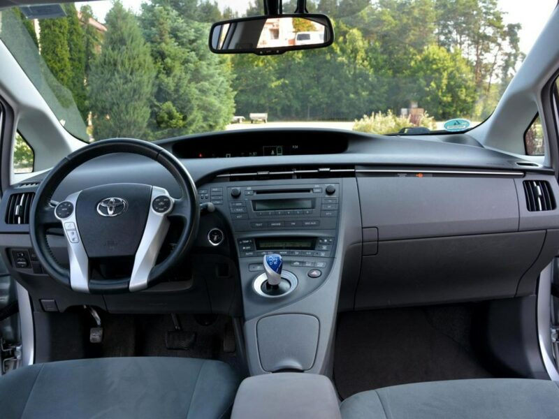 Toyota Prius 108 Przebieg Xenon Keyless go Head Up Oryginał IV (2009-)