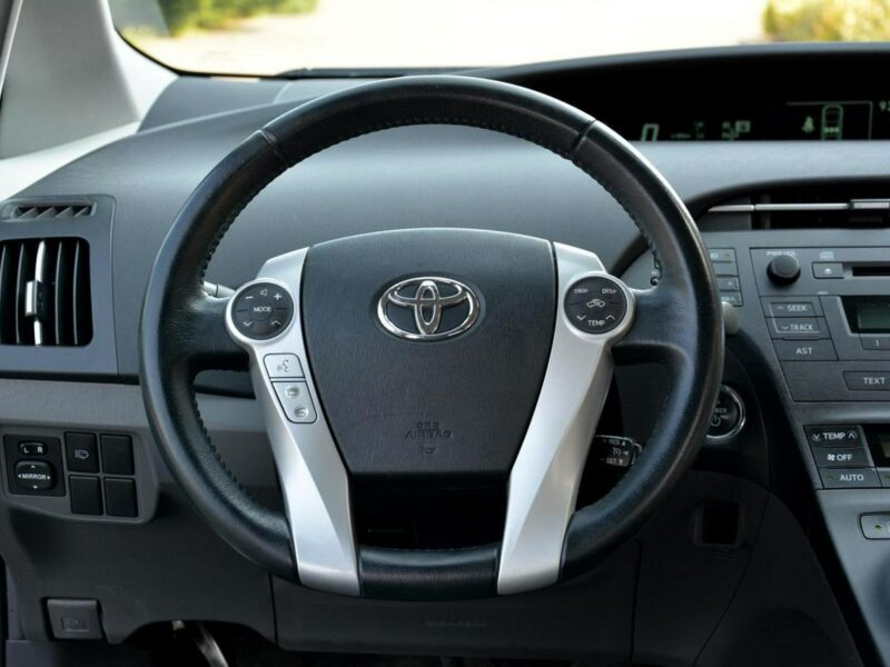 Toyota Prius 108 Przebieg Xenon Keyless go Head Up Oryginał IV (2009-)