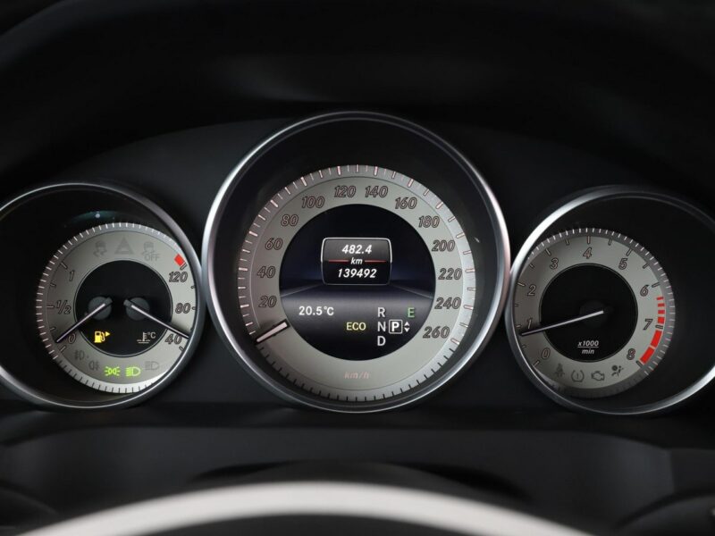 Mercedes E 250 półskóra, navi full LED klima auto grzane fotele czujnki parkowania W212 (2009-)