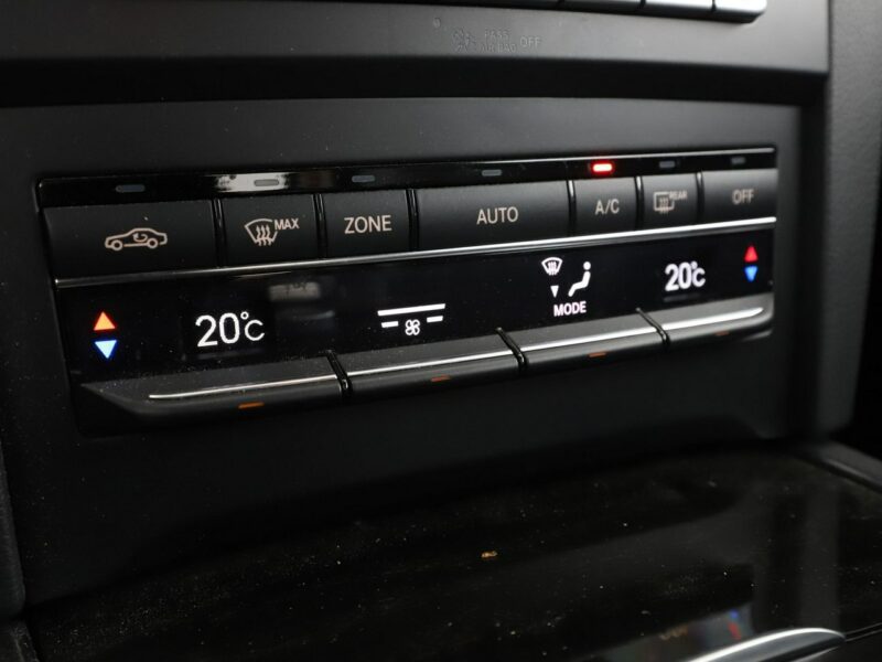 Mercedes E 250 półskóra, navi full LED klima auto grzane fotele czujnki parkowania W212 (2009-)