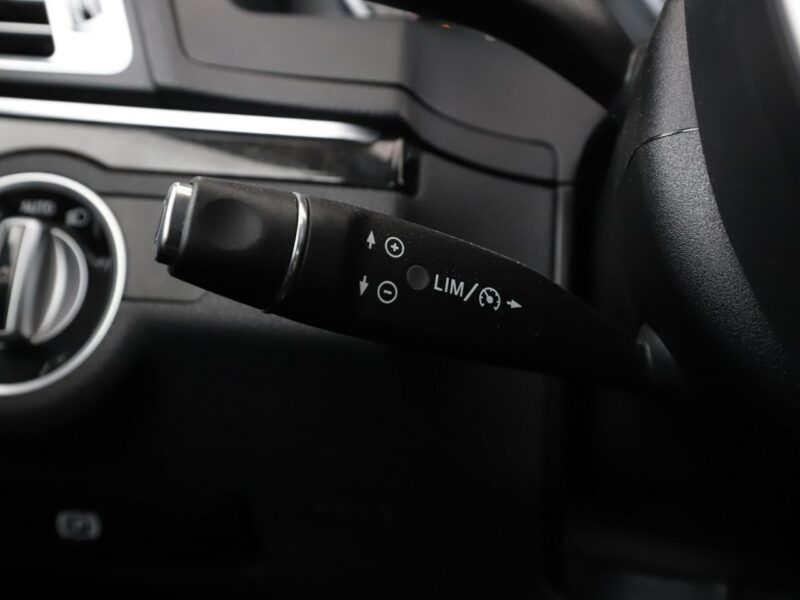 Mercedes E 250 półskóra, navi full LED klima auto grzane fotele czujnki parkowania W212 (2009-)