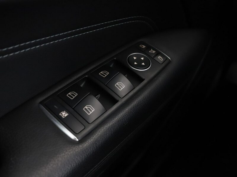 Mercedes E 250 półskóra, navi full LED klima auto grzane fotele czujnki parkowania W212 (2009-)