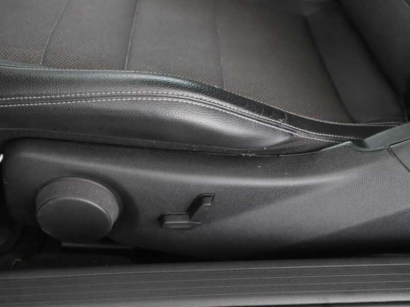 Mercedes E 250 półskóra, navi full LED klima auto grzane fotele czujnki parkowania W212 (2009-)