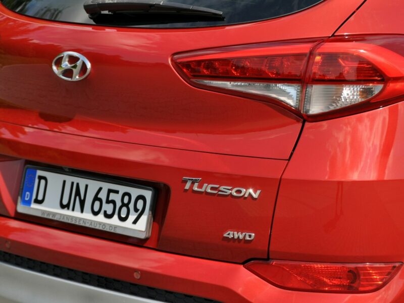 Hyundai Tucson 2.0CRDi(136KM)*4WD*Led*Navi*Kamera*Grzana Kierowni*Welur*Reling*Alu17" III (2015-2020)