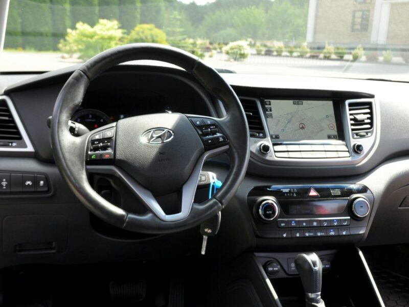 Hyundai Tucson 2.0CRDi(136KM)*4WD*Led*Navi*Kamera*Grzana Kierowni*Welur*Reling*Alu17" III (2015-2020)