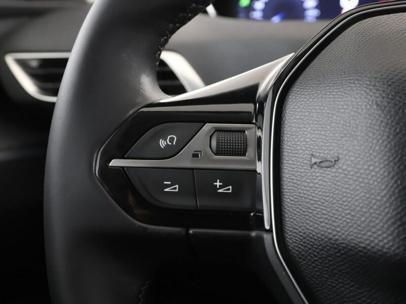 Peugeot 3008 Allure virtual navi kamera półskóra tempomat LED II (2016-)