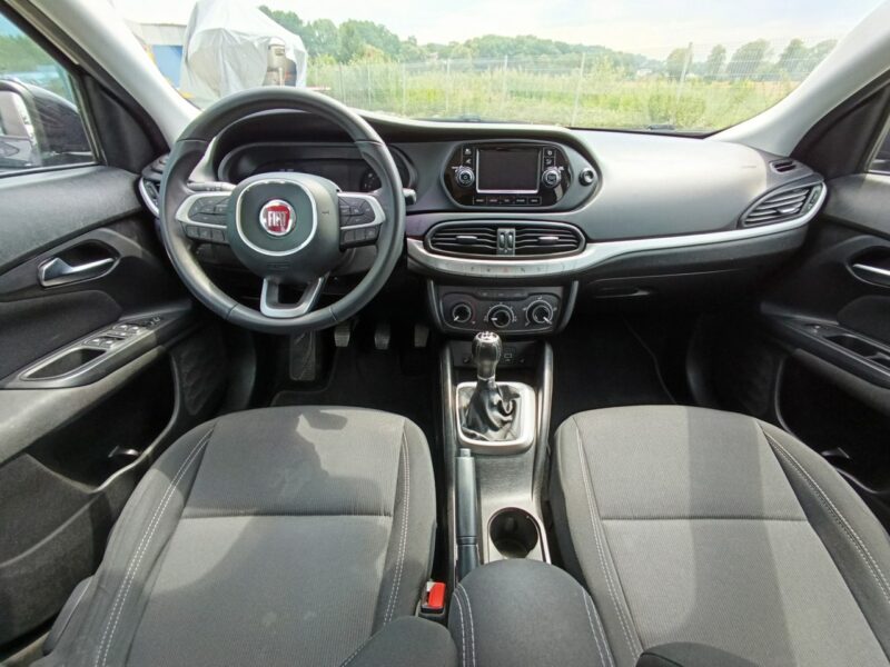 Fiat Tipo SW 1.3 95KM Easy, hak, NAVI, kamera, grzane fotele, niski przebieg II (2016-)