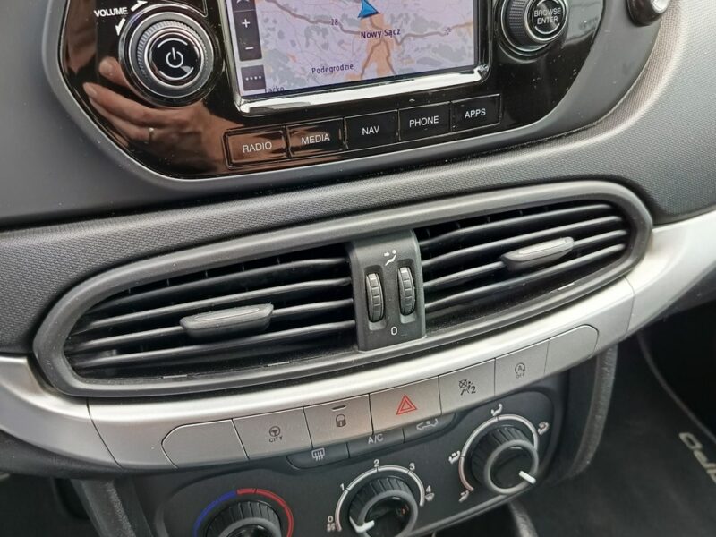 Fiat Tipo SW 1.3 95KM Easy, hak, NAVI, kamera, grzane fotele, niski przebieg II (2016-)
