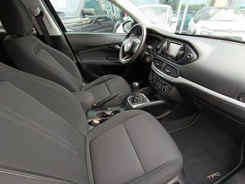 Fiat Tipo SW 1.3 95KM Easy, hak, NAVI, kamera, grzane fotele, niski przebieg II (2016-)
