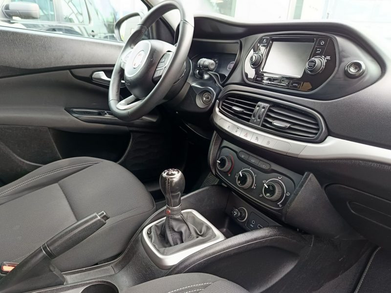 Fiat Tipo SW 1.3 95KM Easy, hak, NAVI, kamera, grzane fotele, niski przebieg II (2016-)