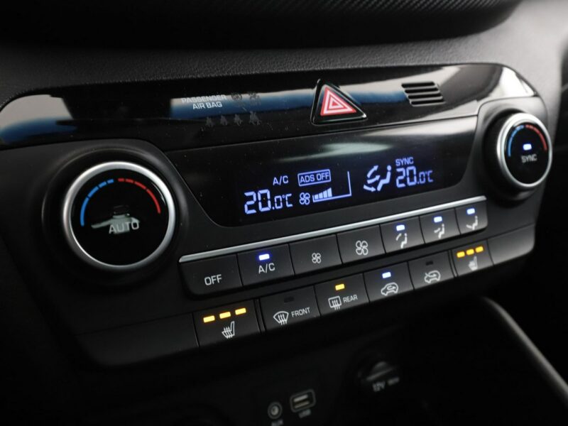 Hyundai Tucson lift navi klima auto grzane fotele kamera i czujniki parkowania III (2015-2020)