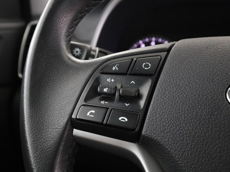 Hyundai Tucson lift navi klima auto grzane fotele kamera i czujniki parkowania III (2015-2020)