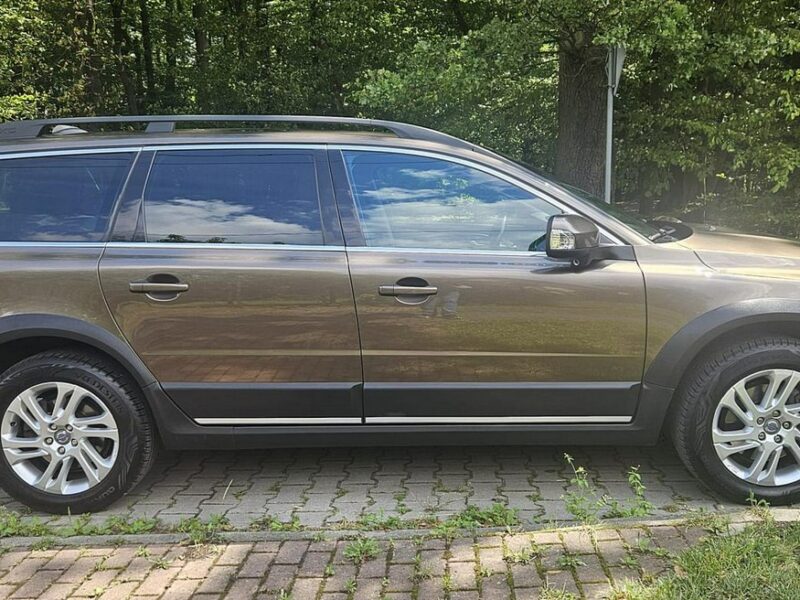 Volvo XC 70 181 kM Kliamtronic navi temp.aktywny III (2007-)