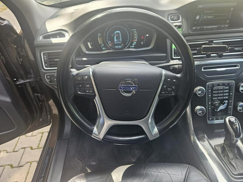 Volvo XC 70 181 kM Kliamtronic navi temp.aktywny III (2007-)