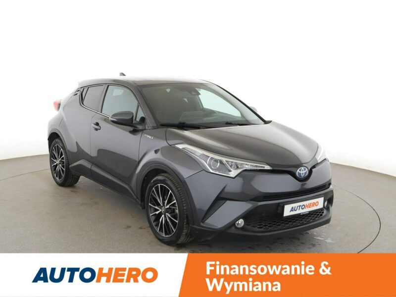Toyota C-HR grzane fotele navi kamera Bluetooth ACC