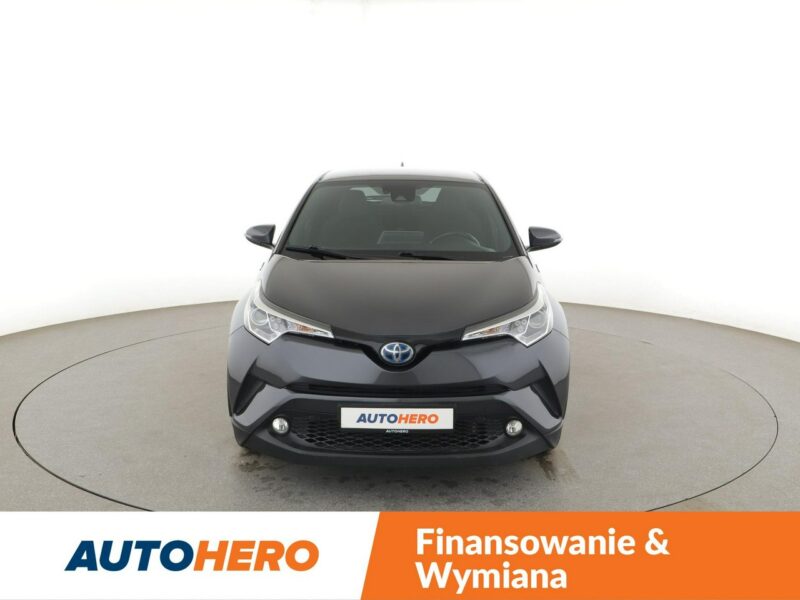 Toyota C-HR grzane fotele navi kamera Bluetooth ACC