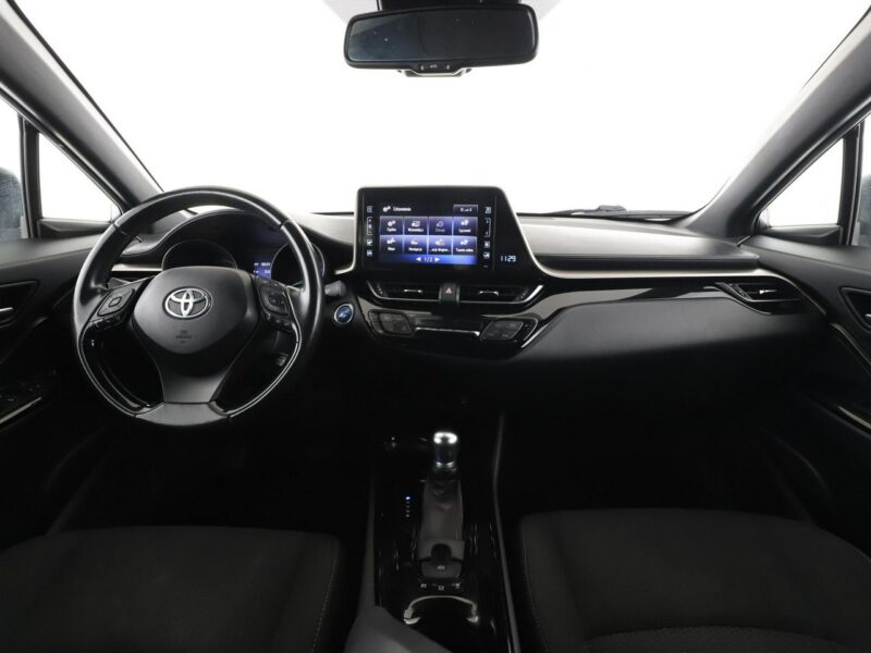 Toyota C-HR grzane fotele navi kamera Bluetooth ACC