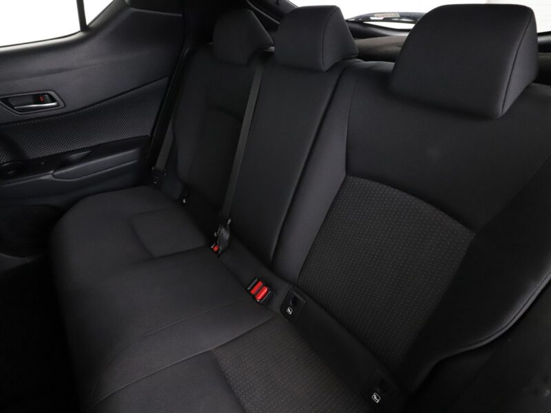 Toyota C-HR grzane fotele navi kamera Bluetooth ACC
