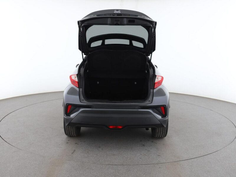 Toyota C-HR grzane fotele navi kamera Bluetooth ACC