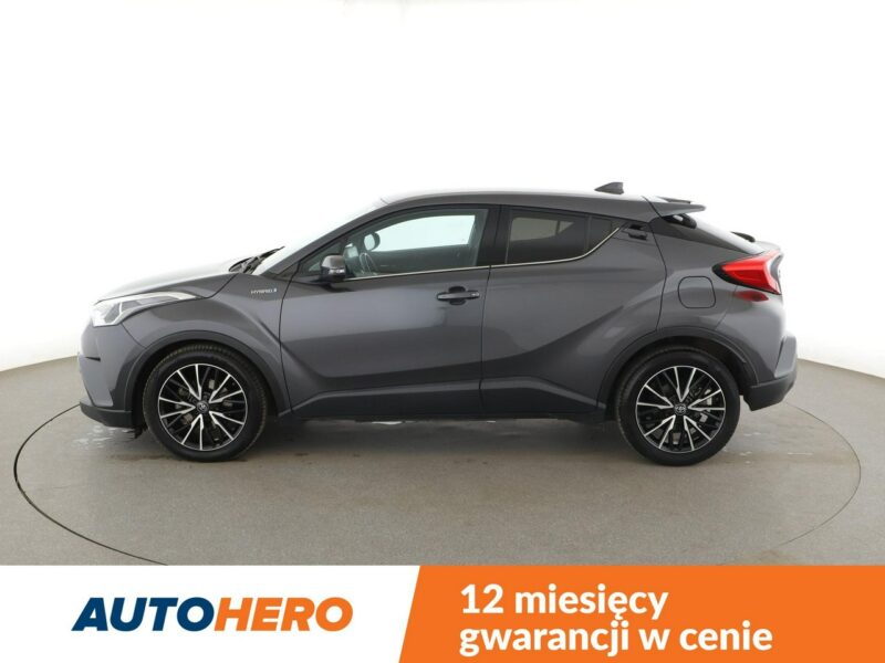 Toyota C-HR grzane fotele navi kamera Bluetooth ACC