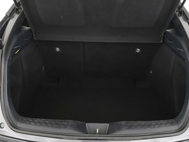 Toyota C-HR grzane fotele navi kamera Bluetooth ACC