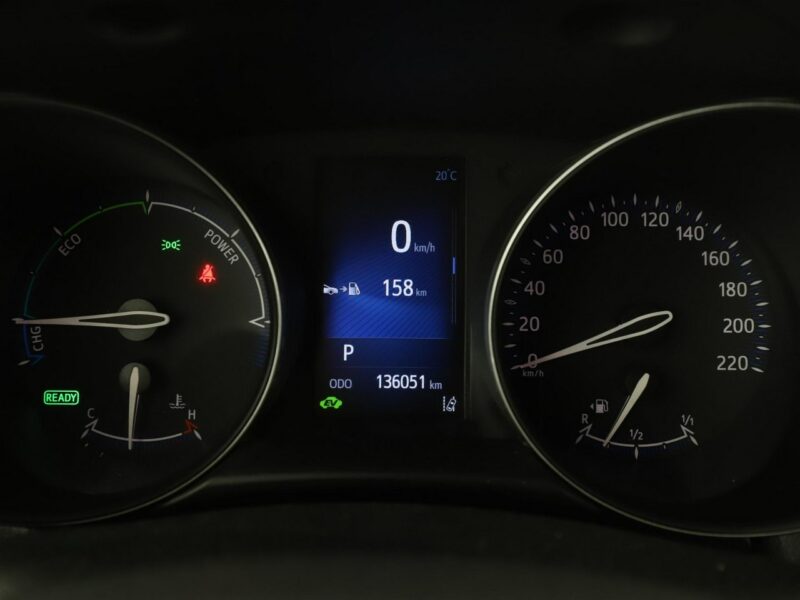 Toyota C-HR grzane fotele navi kamera Bluetooth ACC