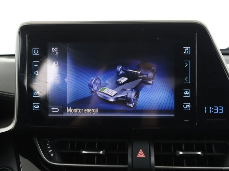 Toyota C-HR grzane fotele navi kamera Bluetooth ACC