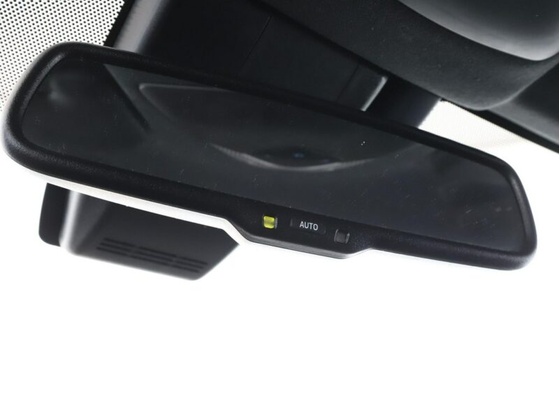 Toyota C-HR grzane fotele navi kamera Bluetooth ACC