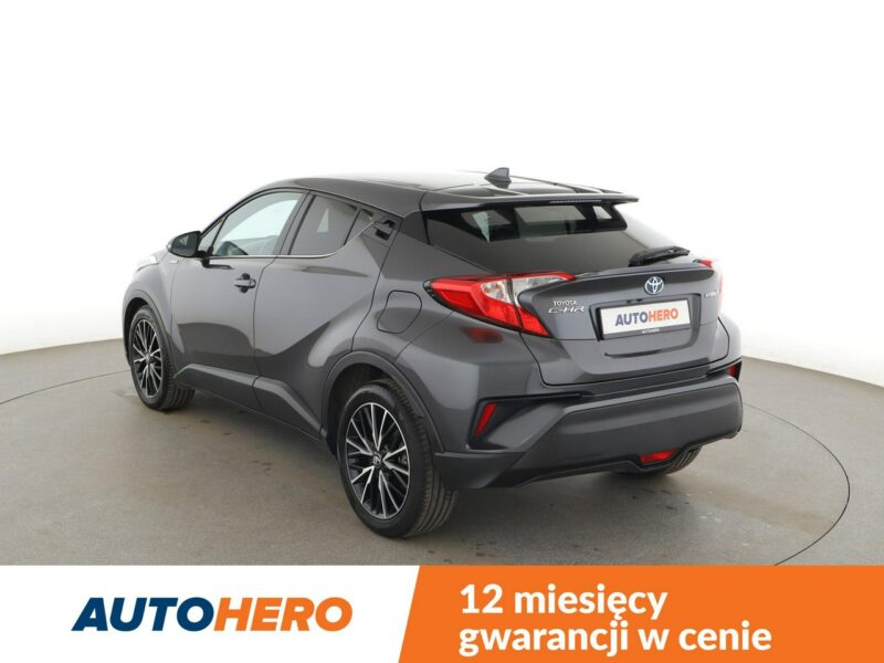 Toyota C-HR grzane fotele navi kamera Bluetooth ACC