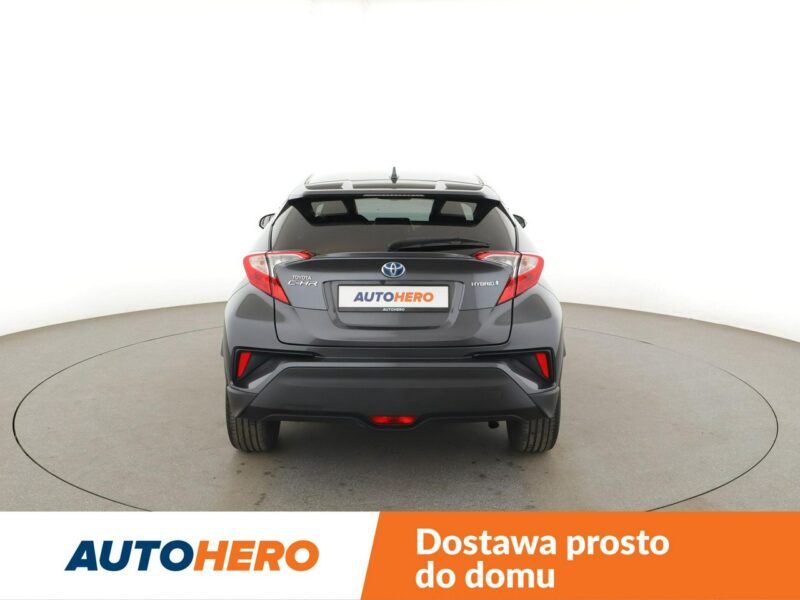Toyota C-HR grzane fotele navi kamera Bluetooth ACC