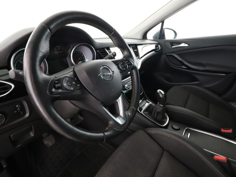 Opel Astra navi full LED grzane fotele i kierownica kamera i czujniki parkowania J (2009-2019)